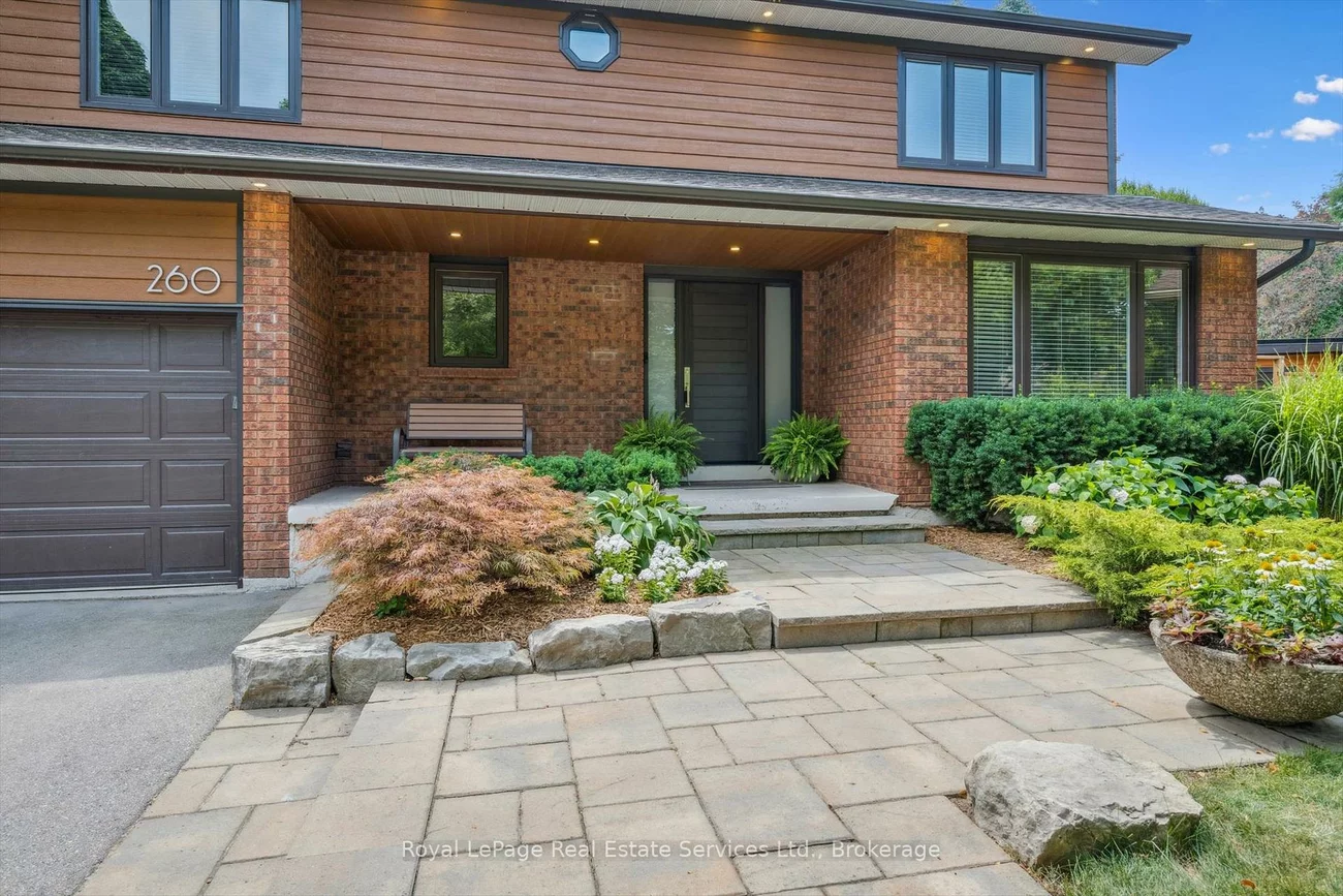 260, Princess Royal, 1003 - CP College Park, Oakville