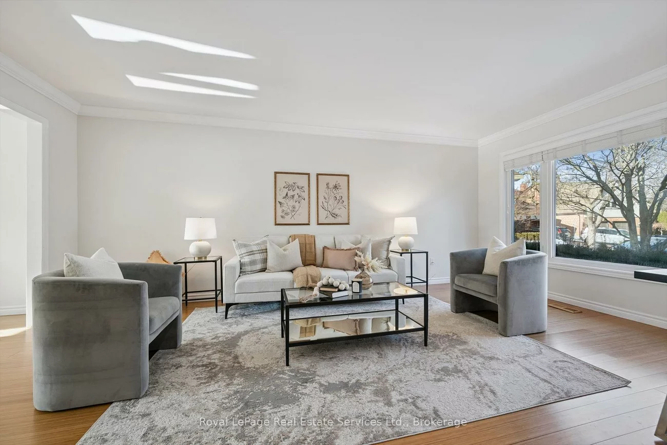 260, Princess Royal, 1003 - CP College Park, Oakville