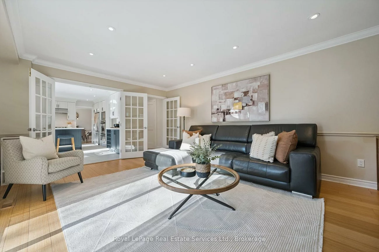 260, Princess Royal, 1003 - CP College Park, Oakville