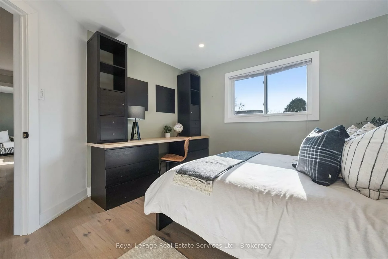 260, Princess Royal, 1003 - CP College Park, Oakville