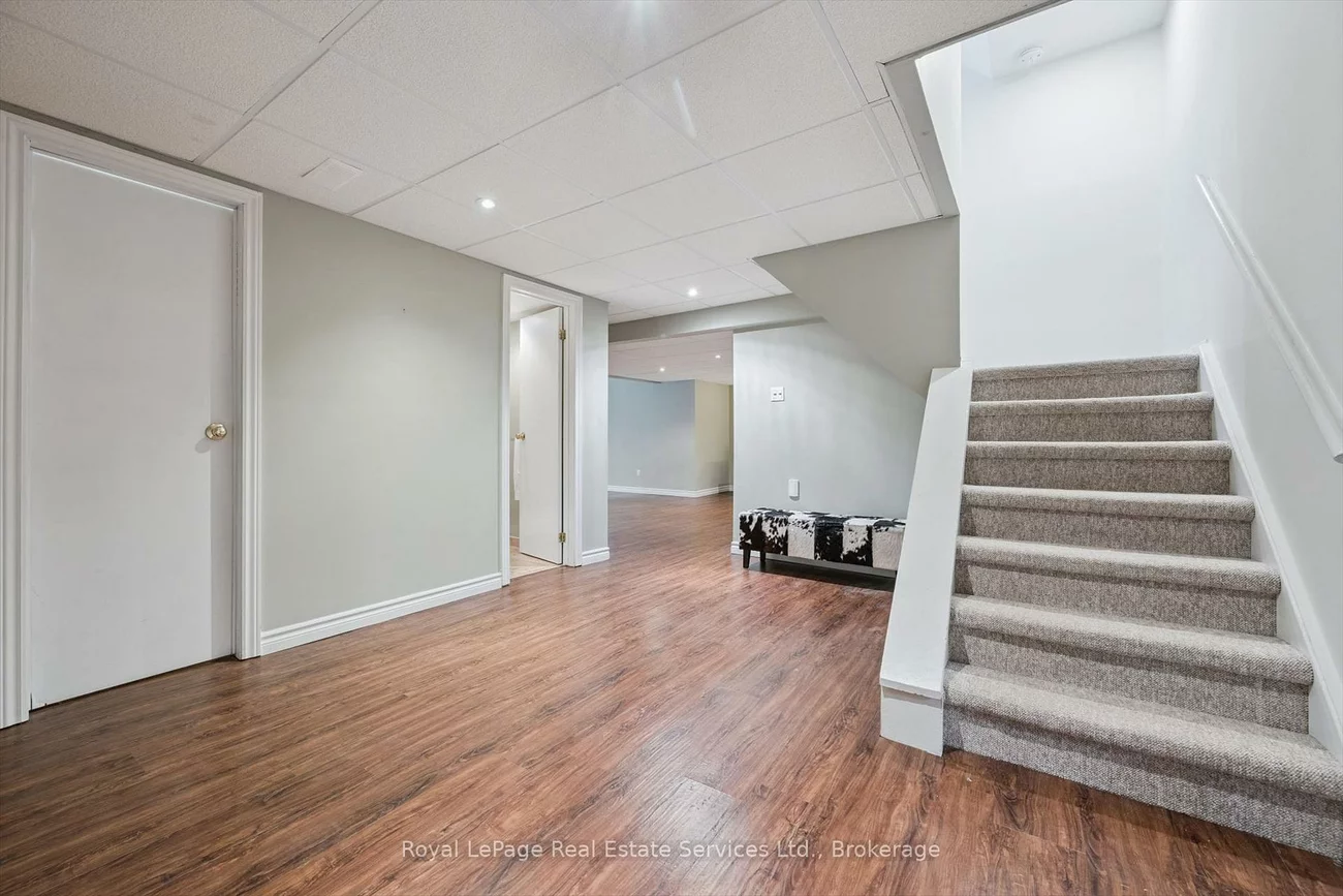 260, Princess Royal, 1003 - CP College Park, Oakville