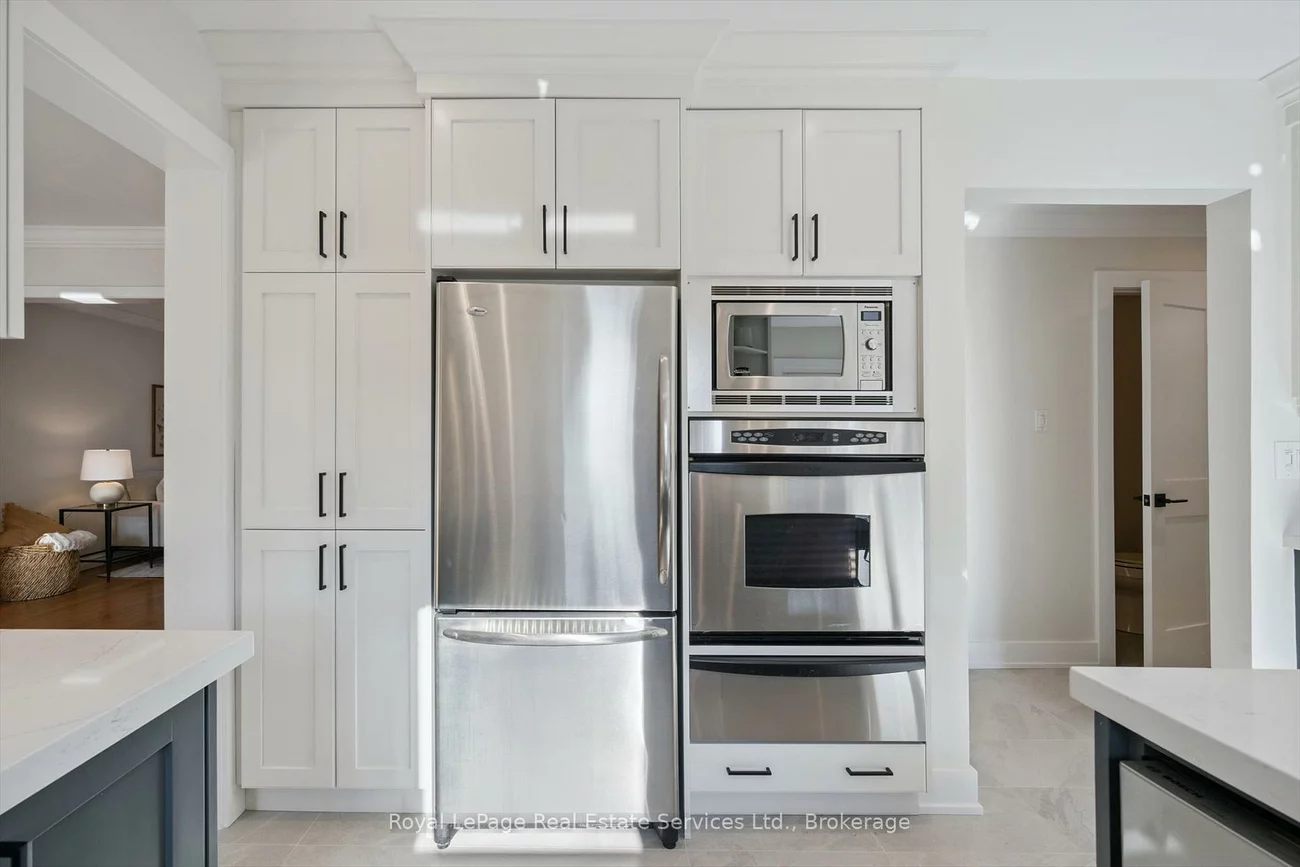 260, Princess Royal, 1003 - CP College Park, Oakville