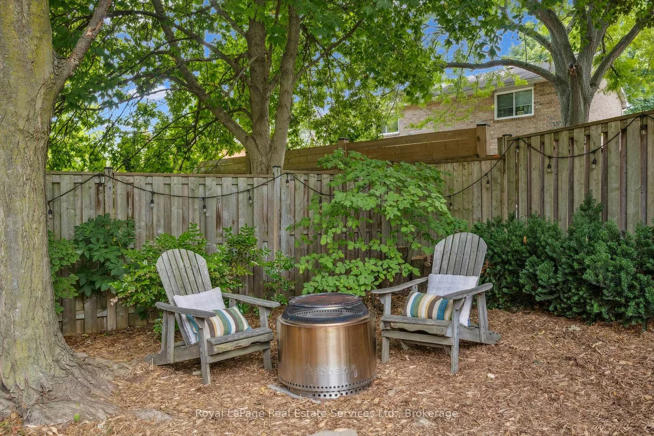 260, Princess Royal, 1003 - CP College Park, Oakville