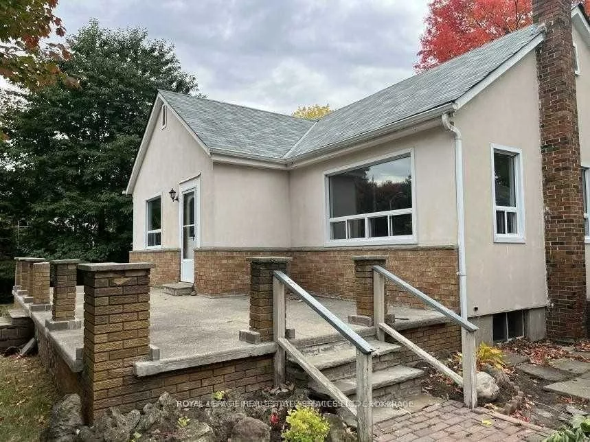 235, Lakeshore, 1002 - CO Central, Oakville