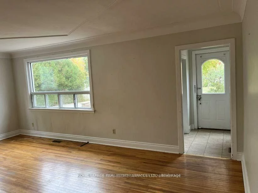 235, Lakeshore, 1002 - CO Central, Oakville