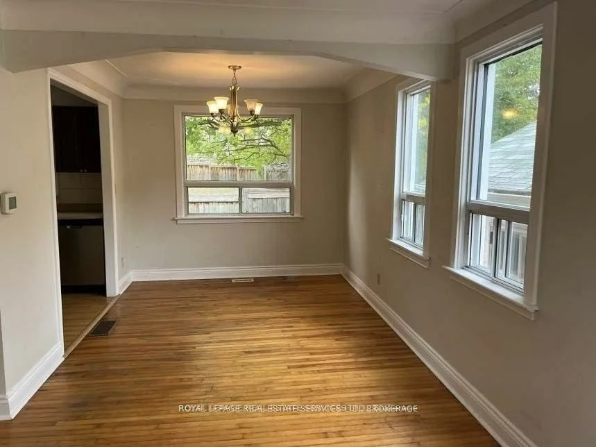 235, Lakeshore, 1002 - CO Central, Oakville