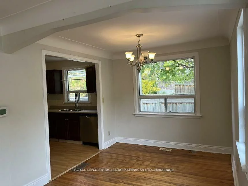 235, Lakeshore, 1002 - CO Central, Oakville