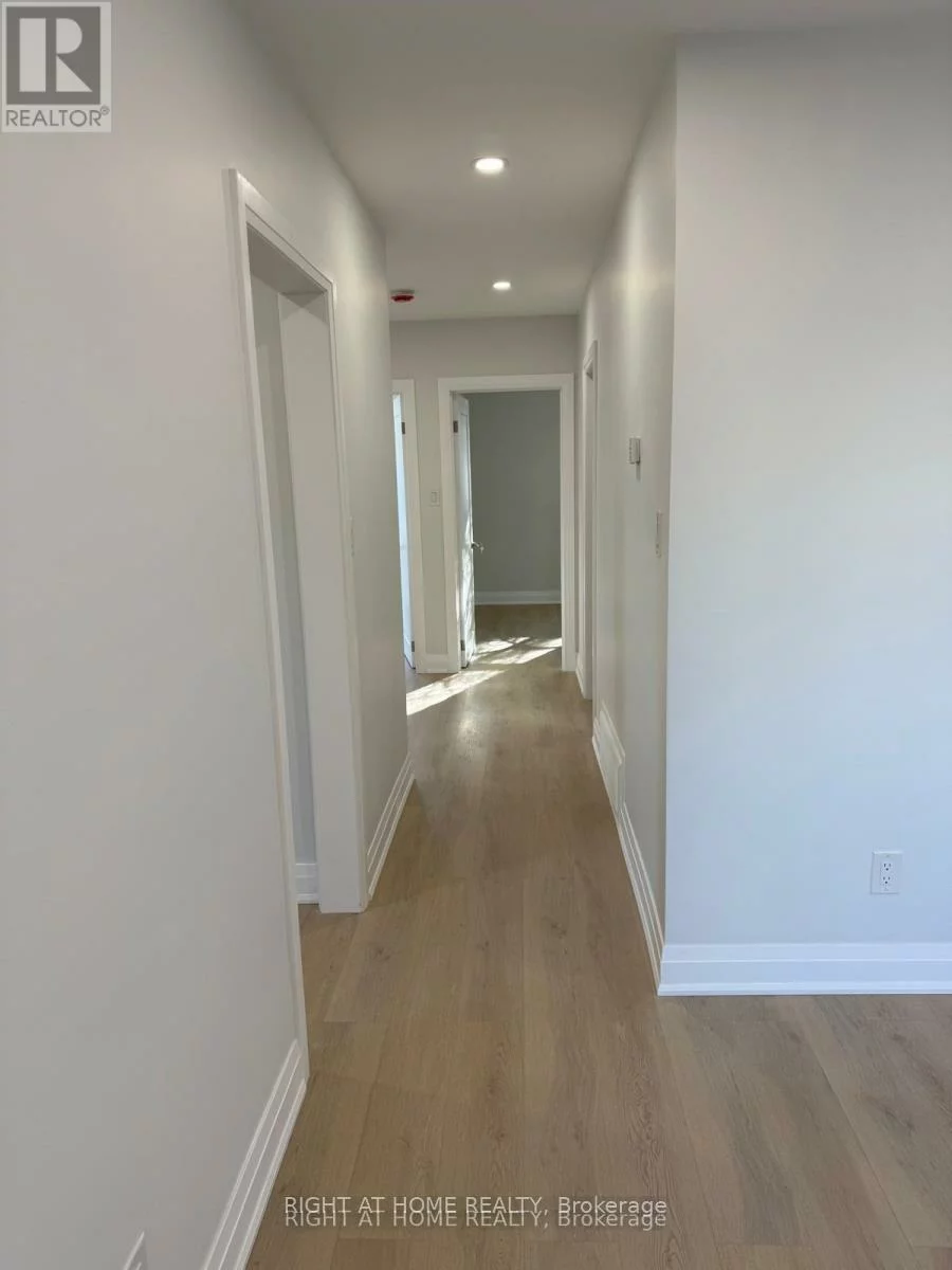 156, Westside, 1002 - CO Central, Oakville