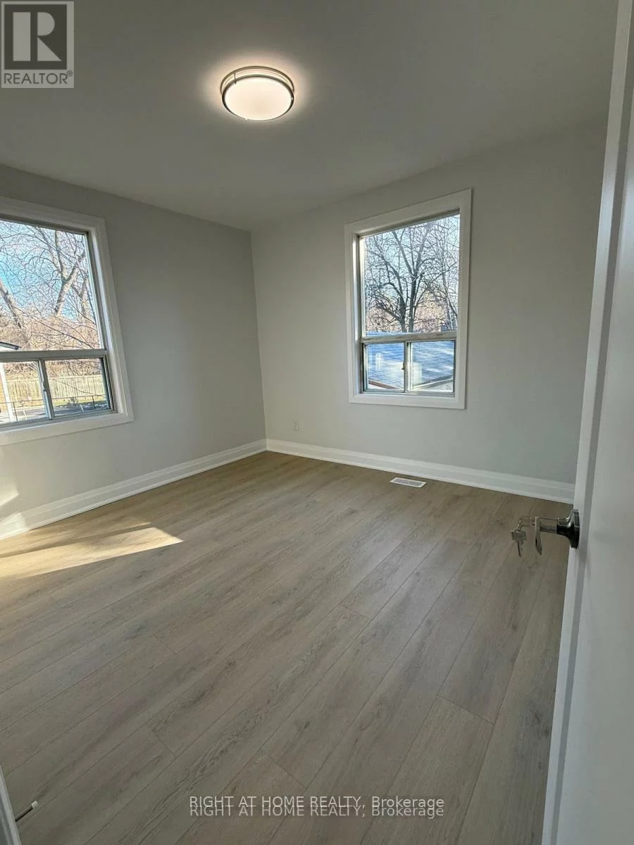 156, Westside, 1002 - CO Central, Oakville