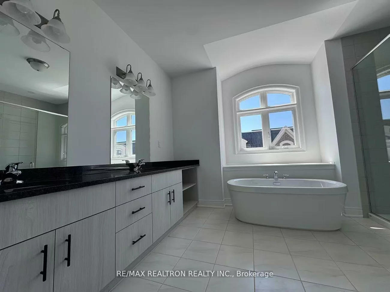 260, Melody Common, 1015 - RO River Oaks, Oakville