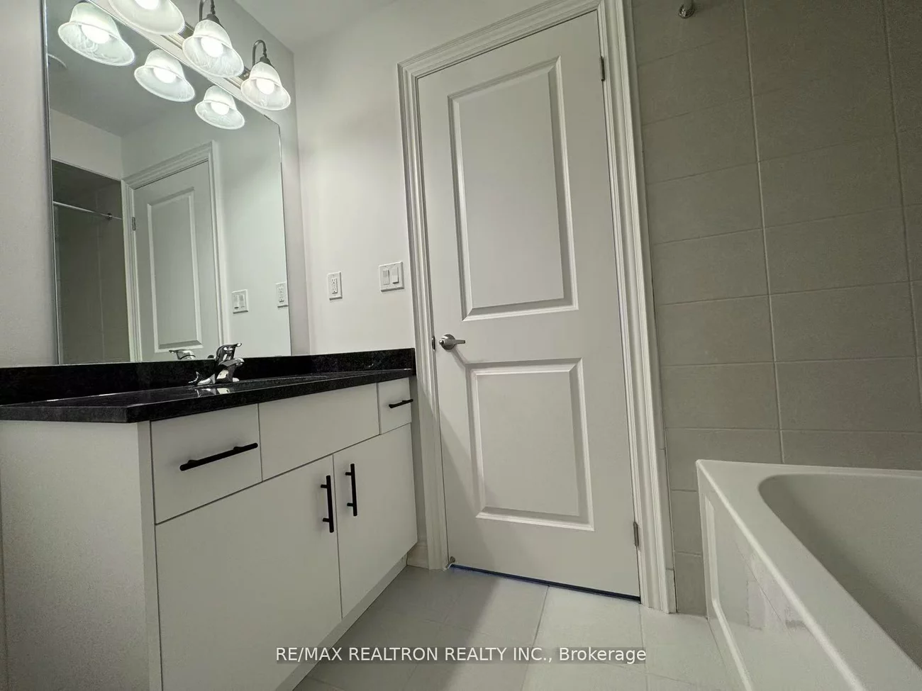 260, Melody Common, 1015 - RO River Oaks, Oakville