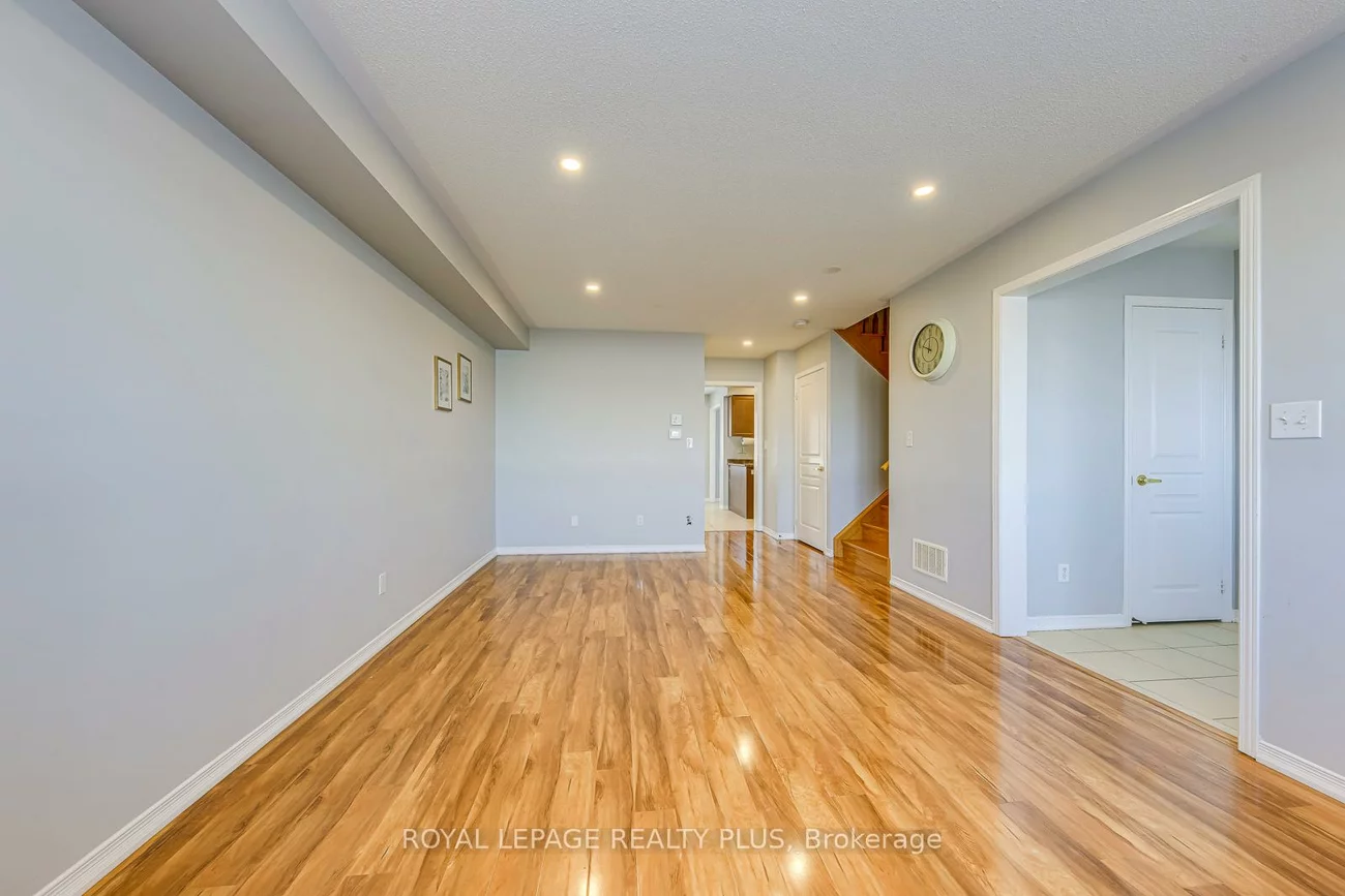 3167, Neyagawa, 1008 - GO Glenorchy, Oakville