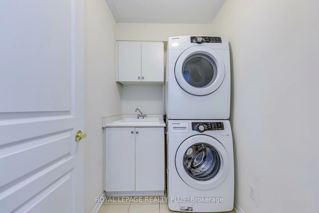 3167, Neyagawa, 1008 - GO Glenorchy, Oakville