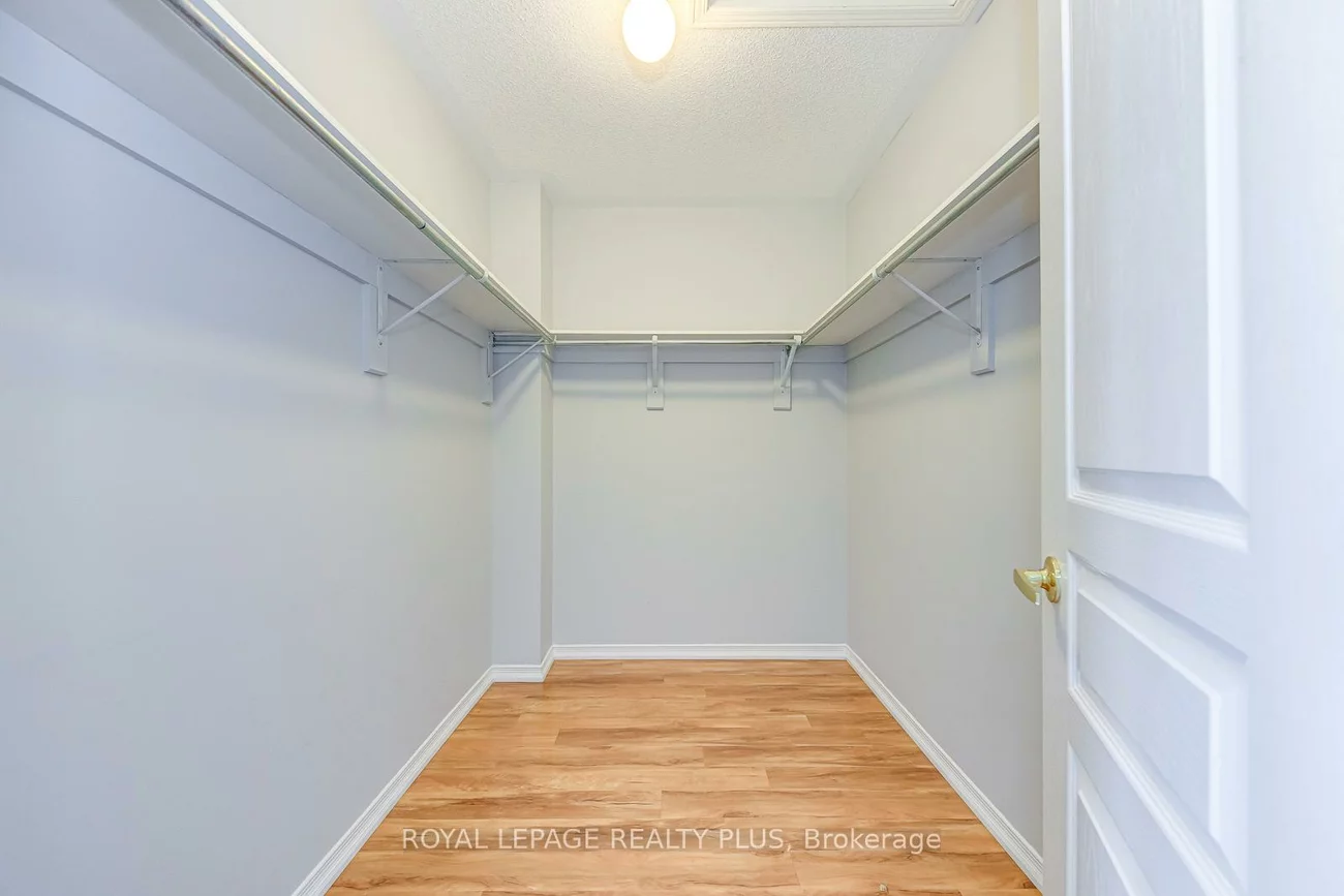 3167, Neyagawa, 1008 - GO Glenorchy, Oakville