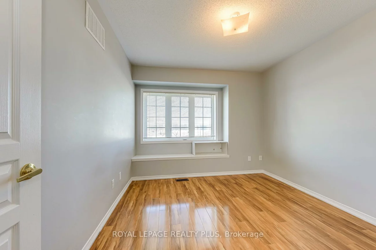 3167, Neyagawa, 1008 - GO Glenorchy, Oakville