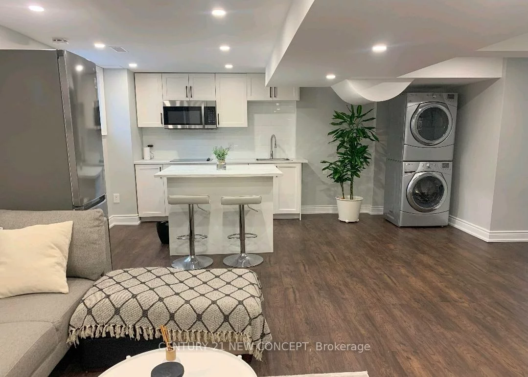 2285, Blue Oak, 1019 - WM Westmount, Oakville