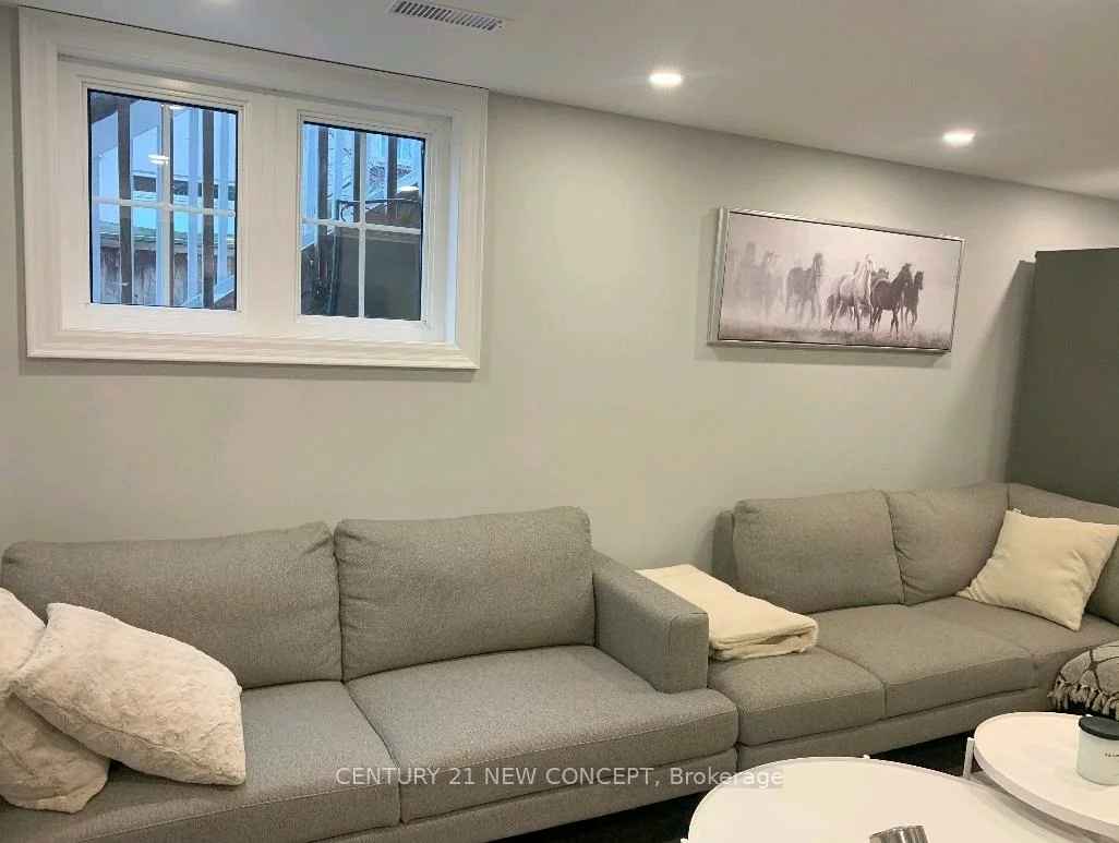 2285, Blue Oak, 1019 - WM Westmount, Oakville