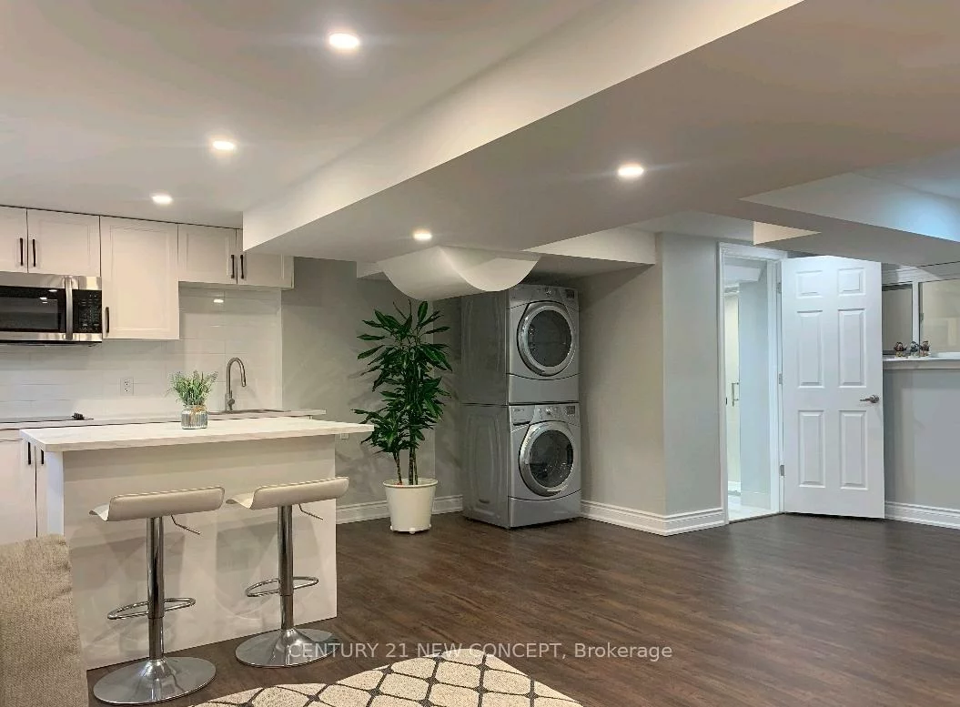 2285, Blue Oak, 1019 - WM Westmount, Oakville