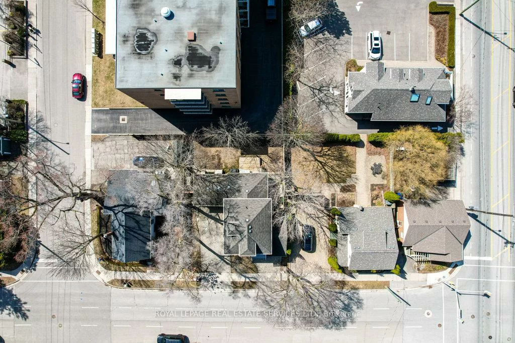 128, Chisholm, 1002 - CO Central, Oakville