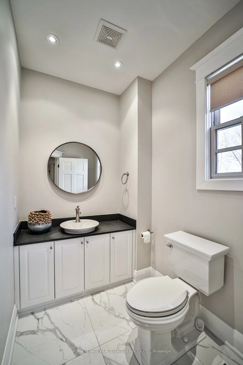 128, Chisholm, 1002 - CO Central, Oakville