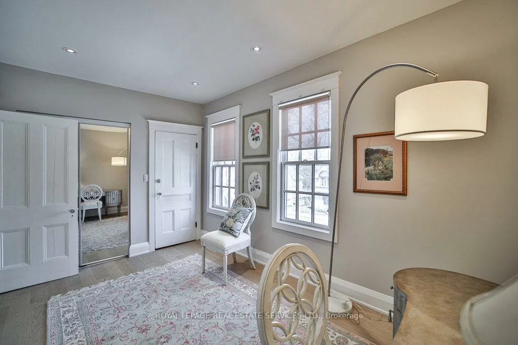 128, Chisholm, 1002 - CO Central, Oakville