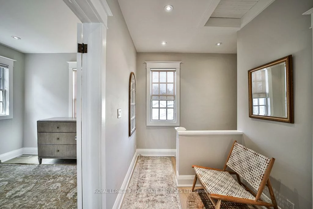 128, Chisholm, 1002 - CO Central, Oakville