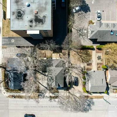 128, Chisholm, 1002 - CO Central, Oakville