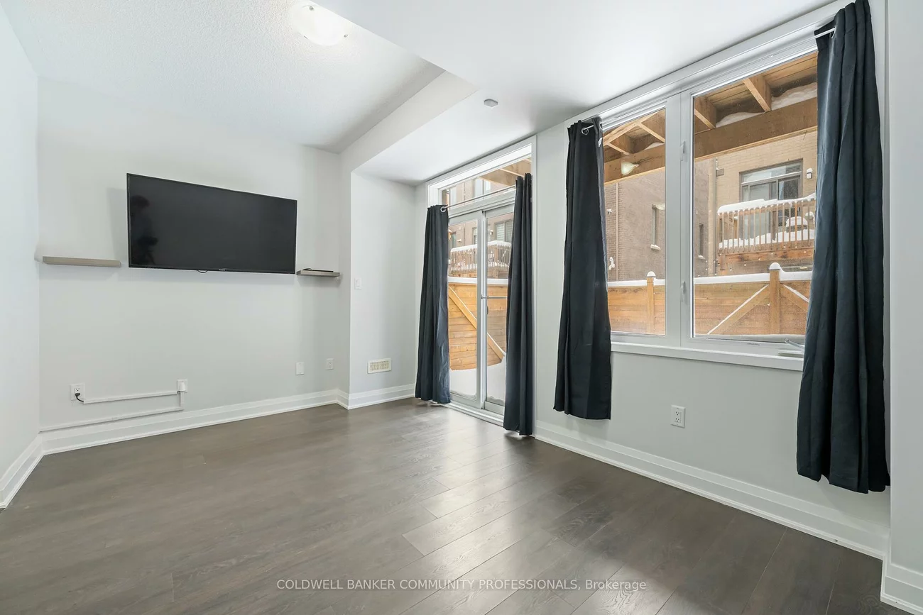 193, Huguenot, 1008 - GO Glenorchy, Oakville