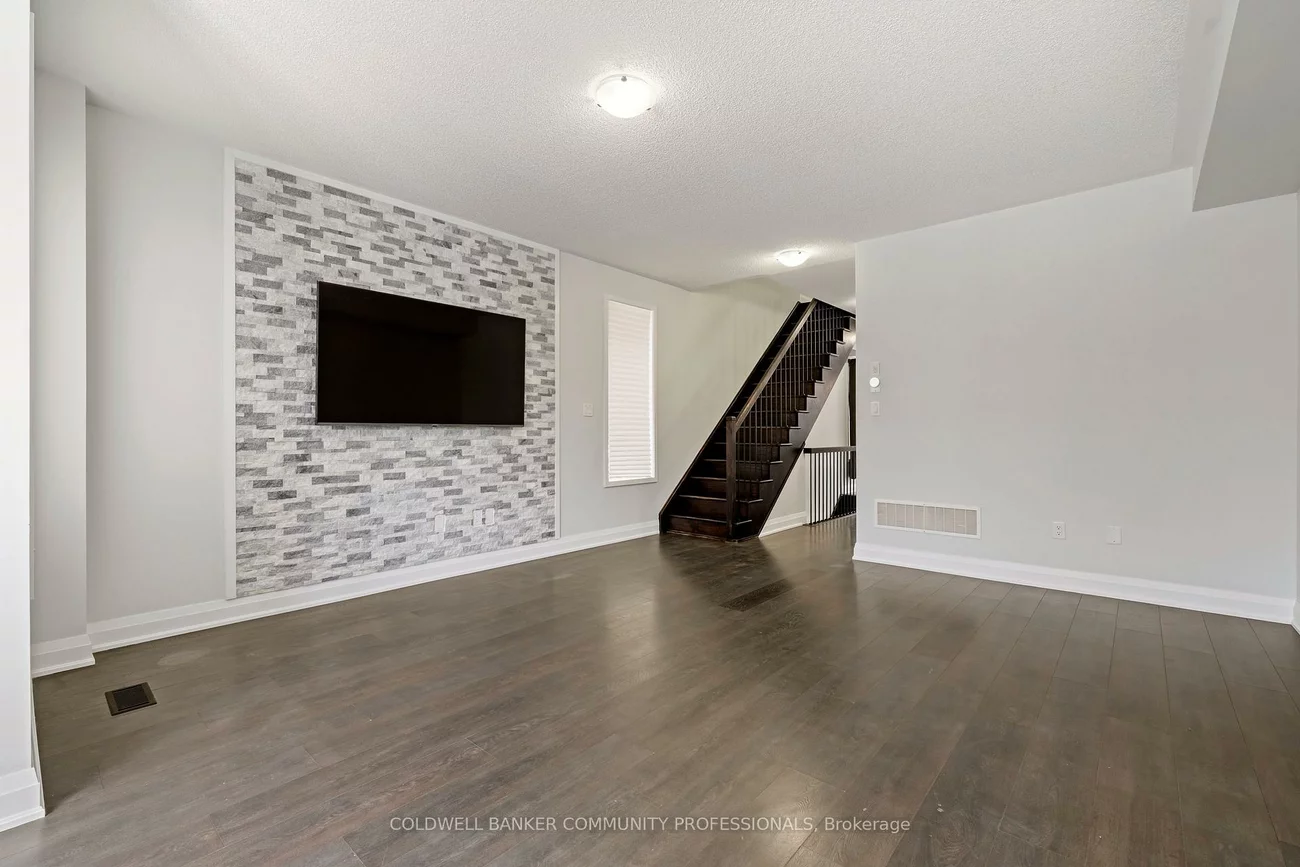 193, Huguenot, 1008 - GO Glenorchy, Oakville