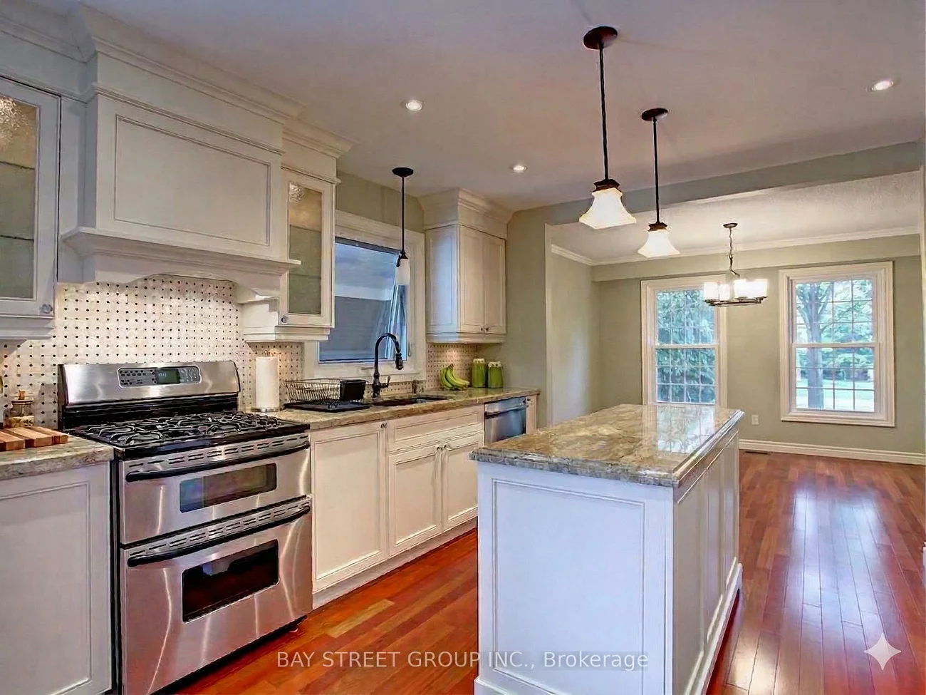 2374, Bennington, 1006 - FD Ford, Oakville