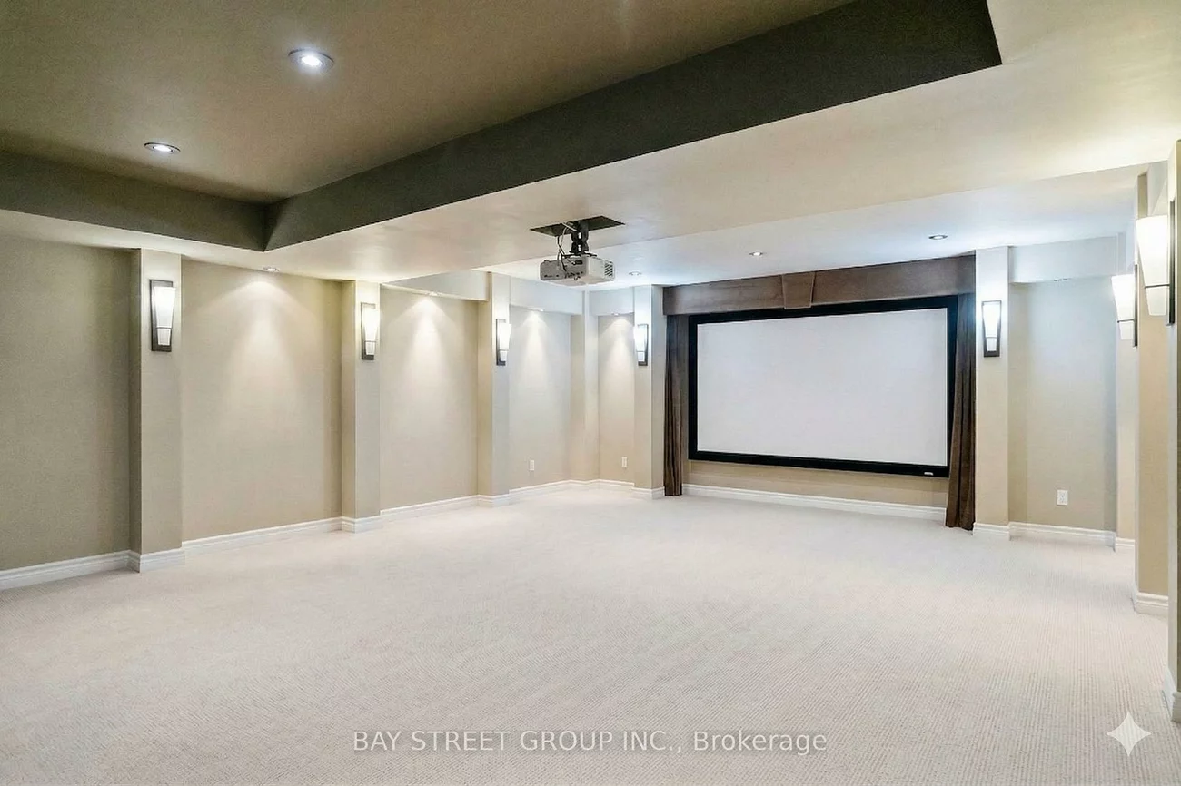 2374, Bennington, 1006 - FD Ford, Oakville