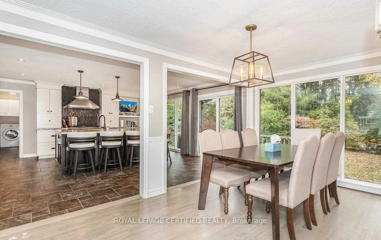 1466, Seagram, 1017 - SW Southwest, Oakville