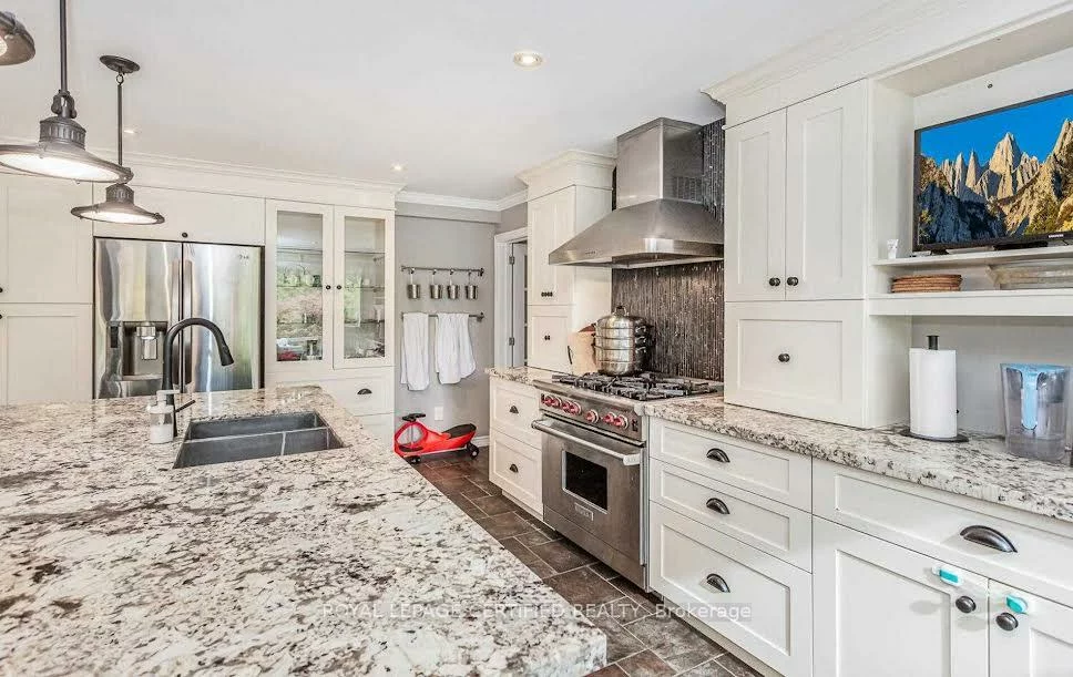 1466, Seagram, 1017 - SW Southwest, Oakville