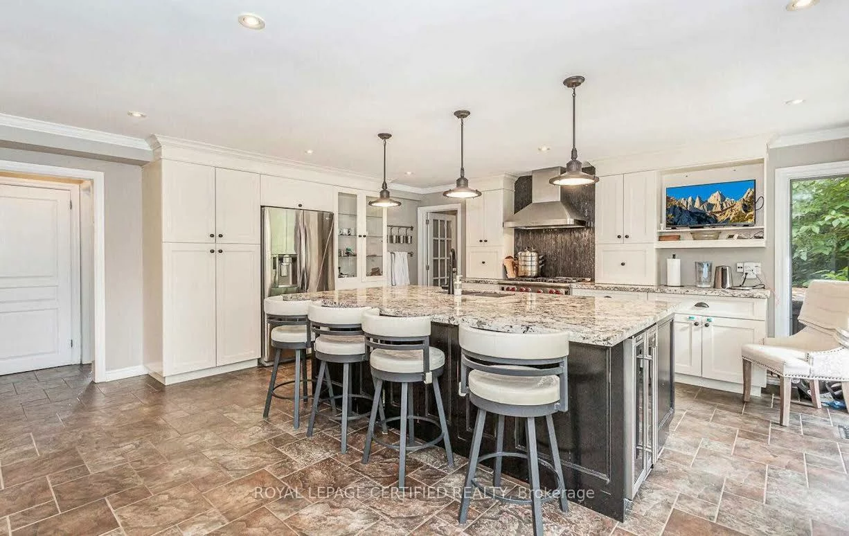 1466, Seagram, 1017 - SW Southwest, Oakville