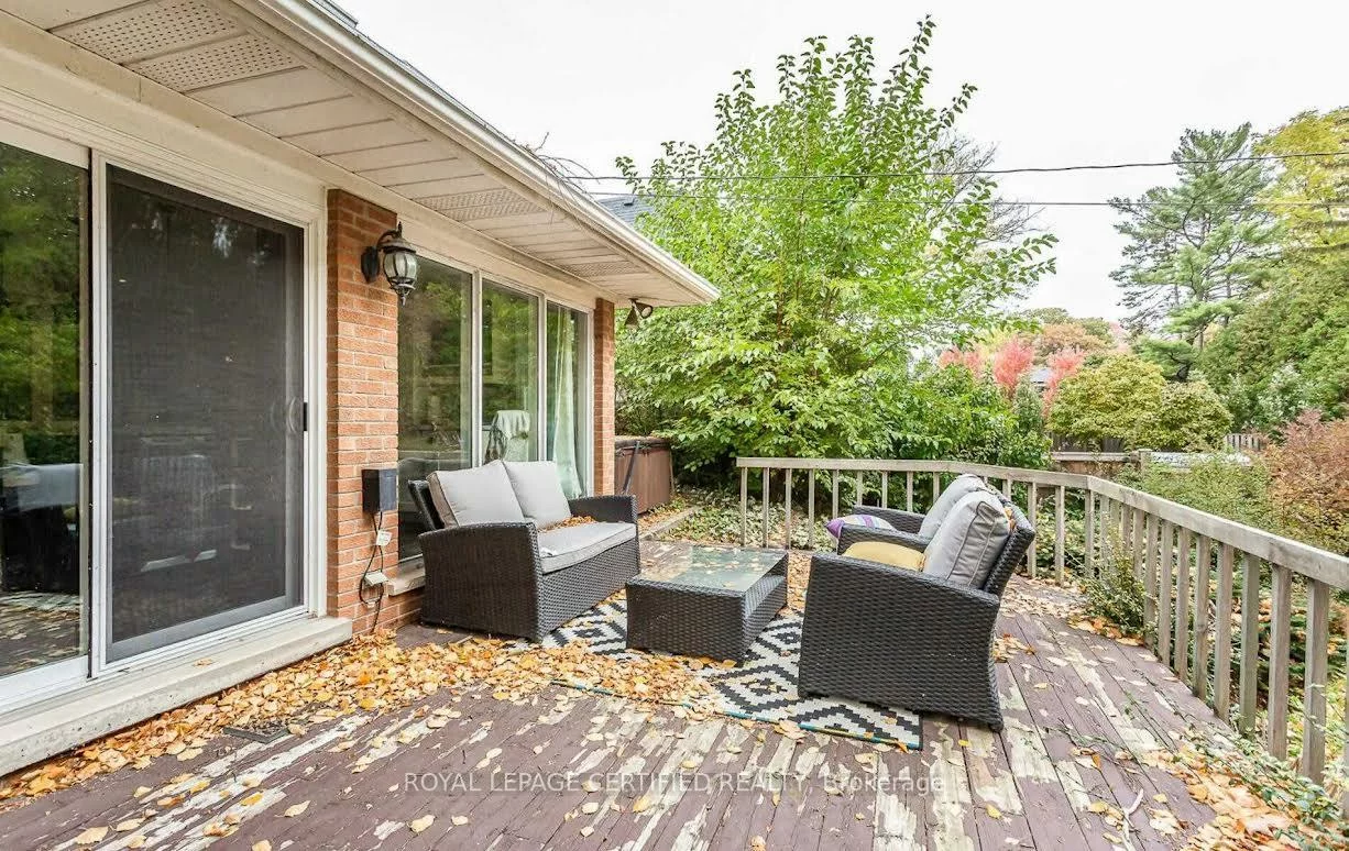 1466, Seagram, 1017 - SW Southwest, Oakville