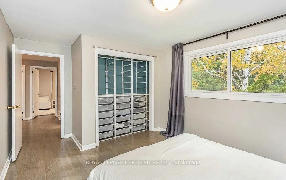 1466, Seagram, 1017 - SW Southwest, Oakville