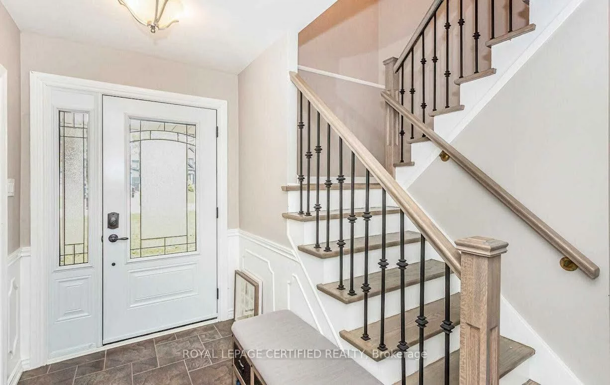 1466, Seagram, 1017 - SW Southwest, Oakville