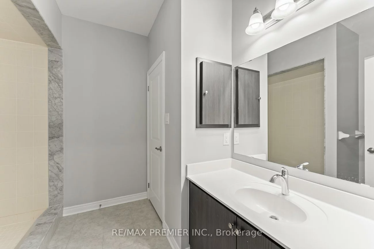 71, Hoey, 1008 - GO Glenorchy, Oakville