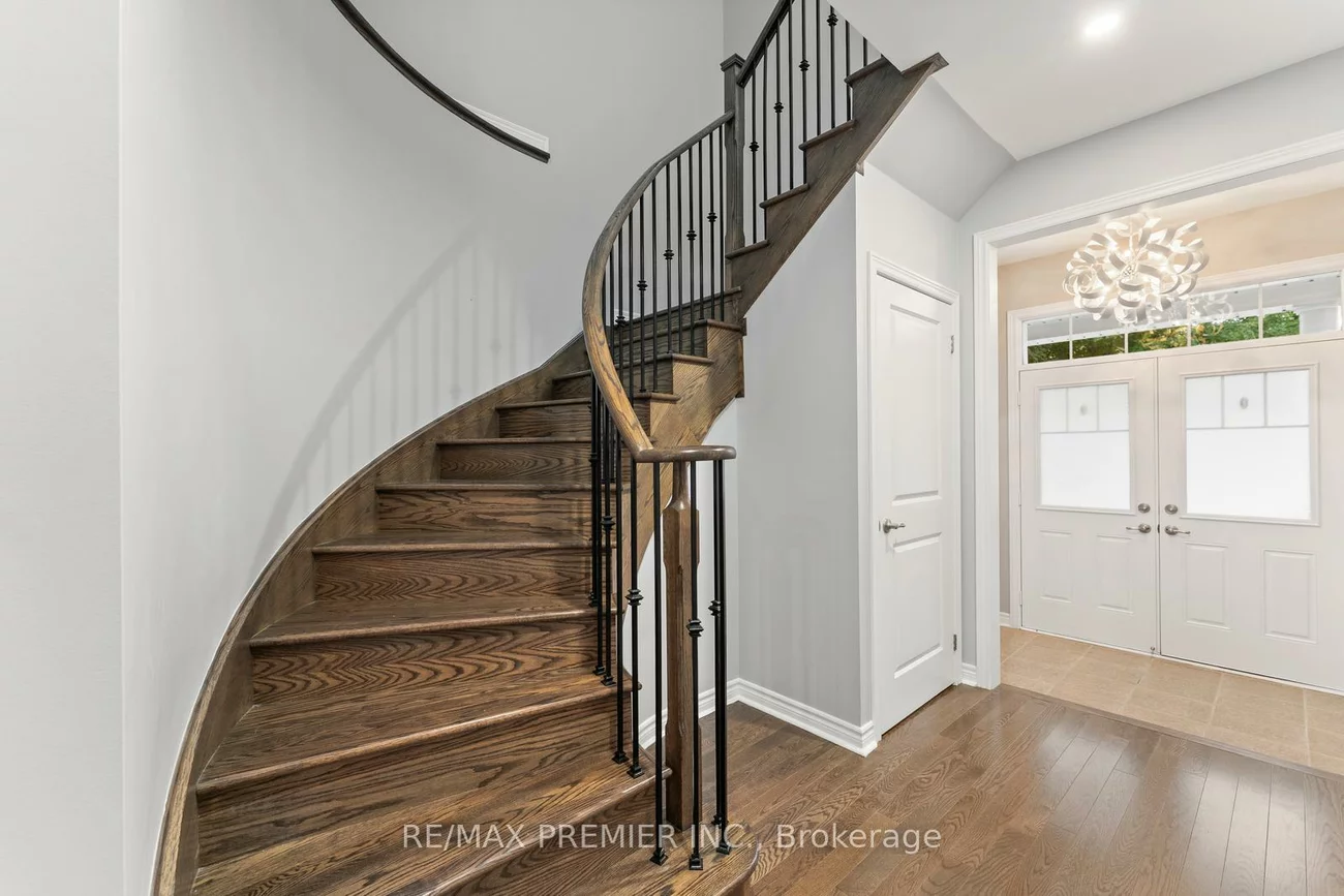 71, Hoey, 1008 - GO Glenorchy, Oakville