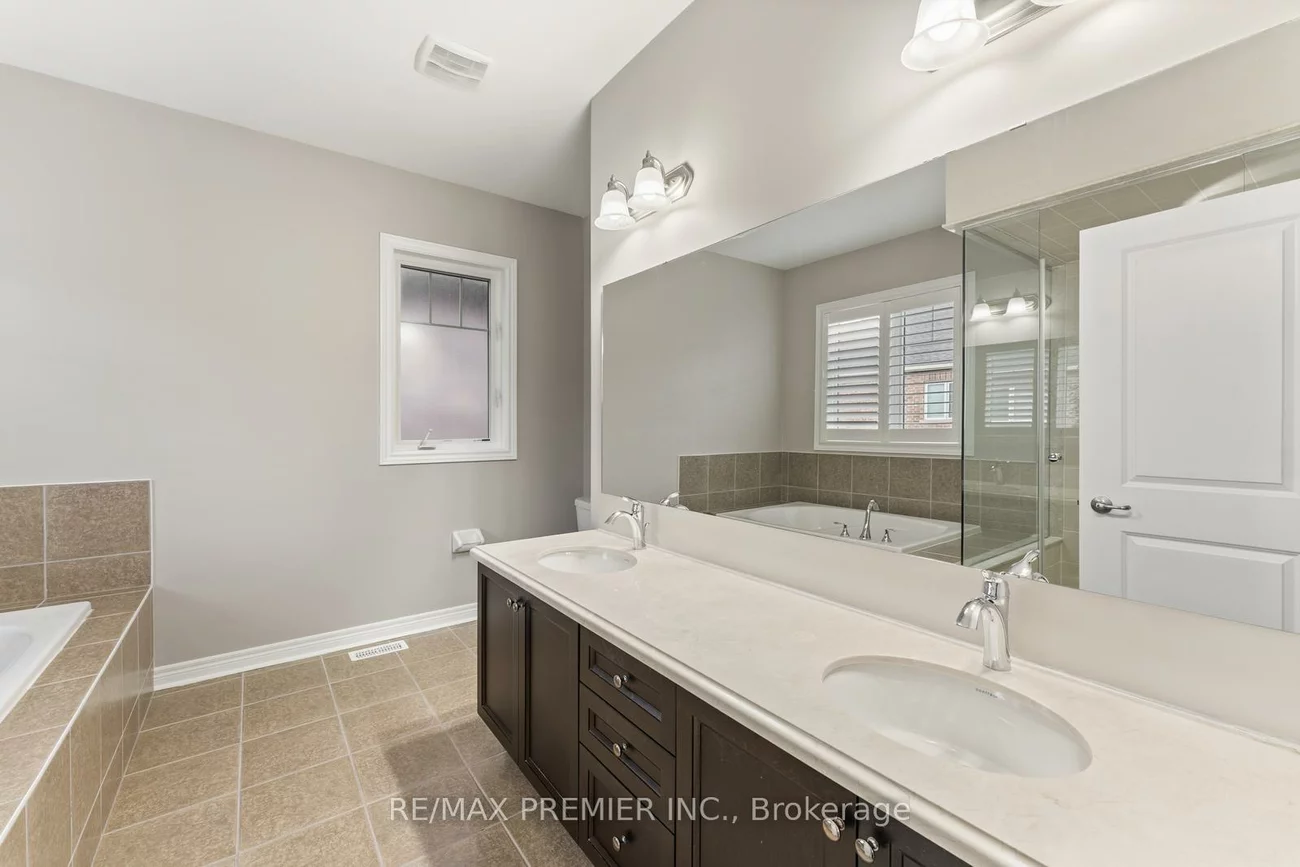 71, Hoey, 1008 - GO Glenorchy, Oakville