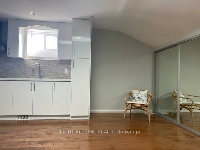 1088, Pearson, 1003 - CP College Park, Oakville