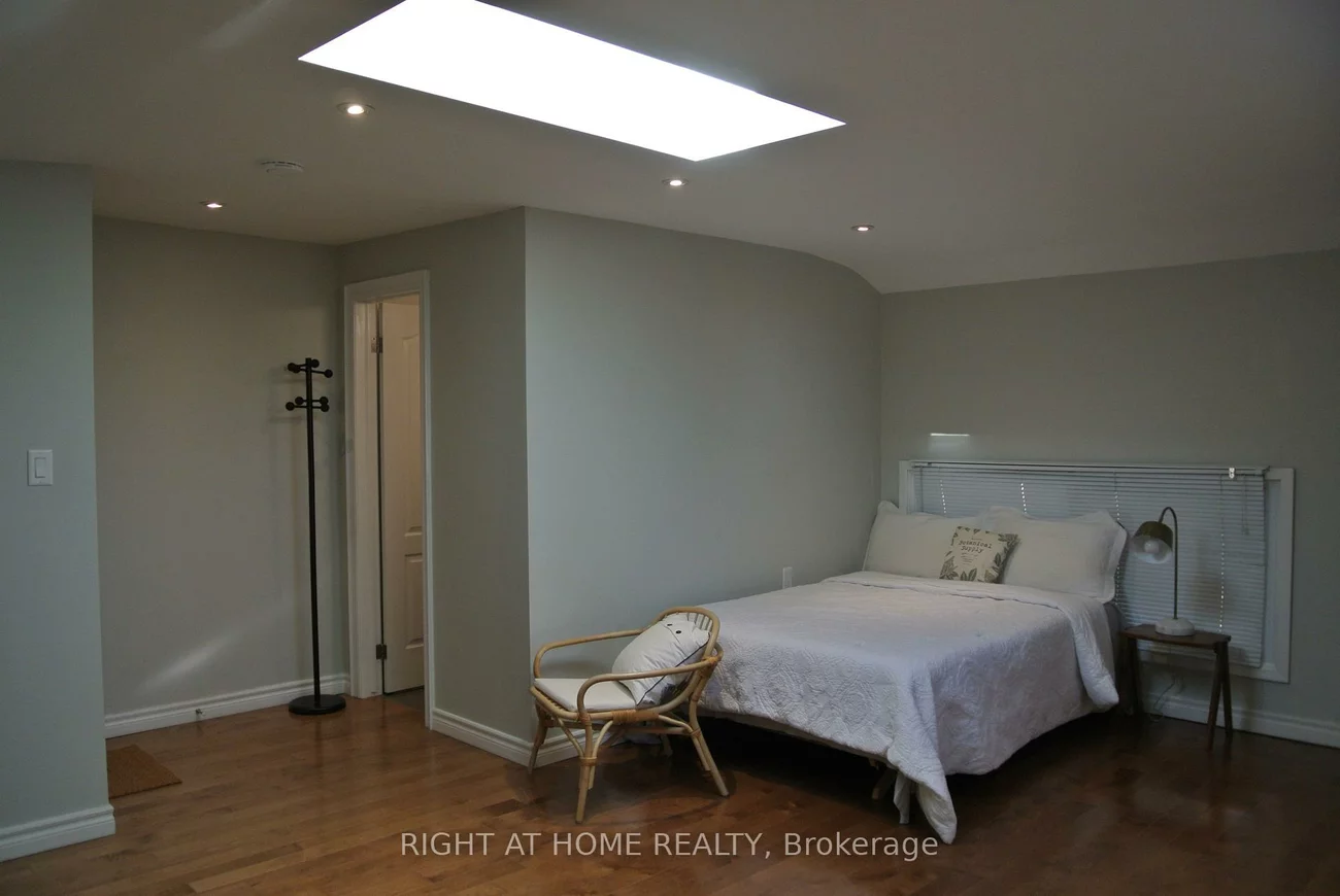 1088, Pearson, 1003 - CP College Park, Oakville