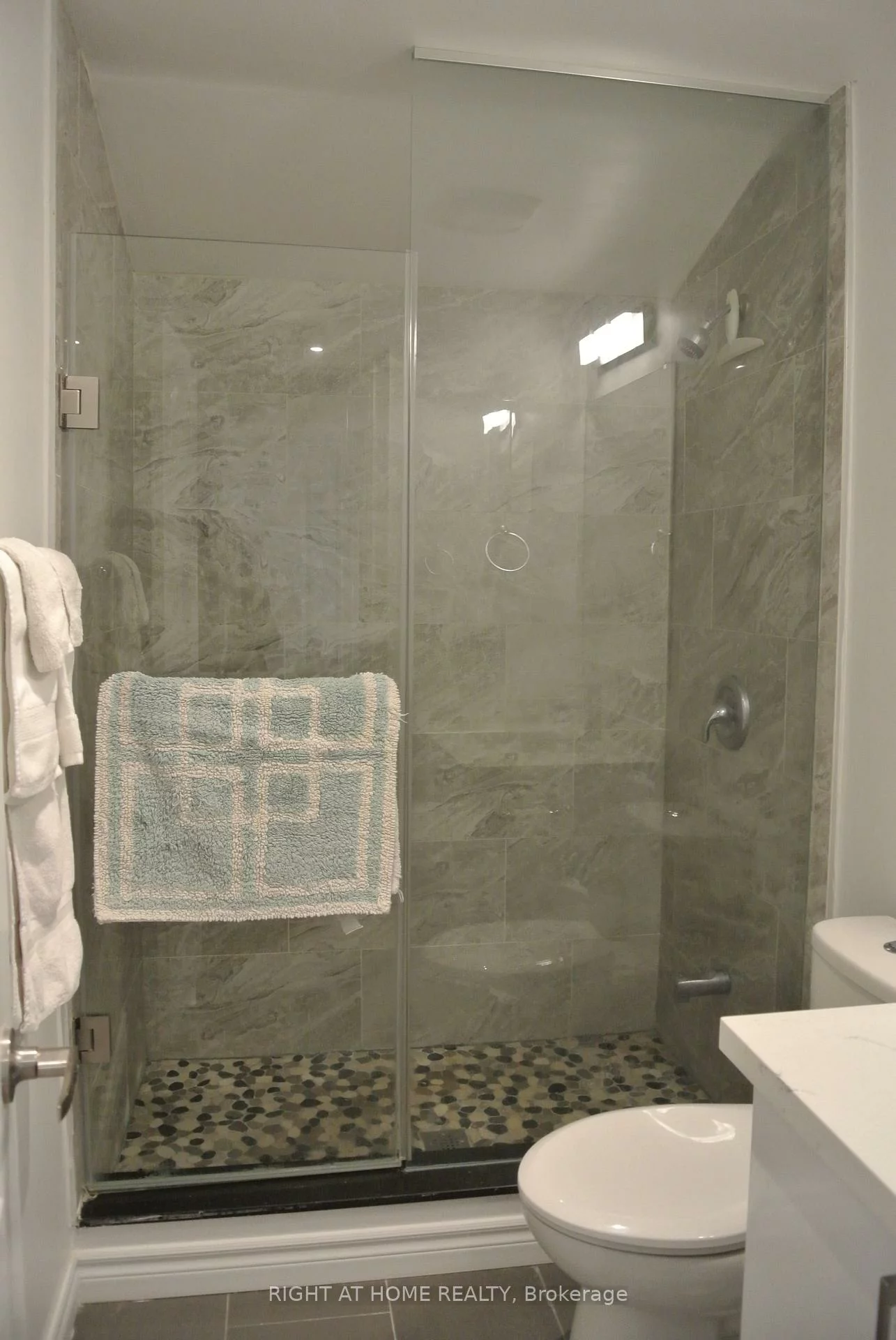 1088, Pearson, 1003 - CP College Park, Oakville