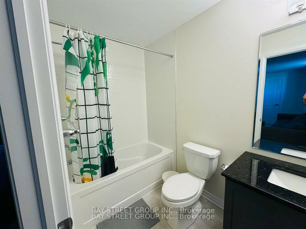 121, SETTLERS, 1008 - GO Glenorchy, Oakville