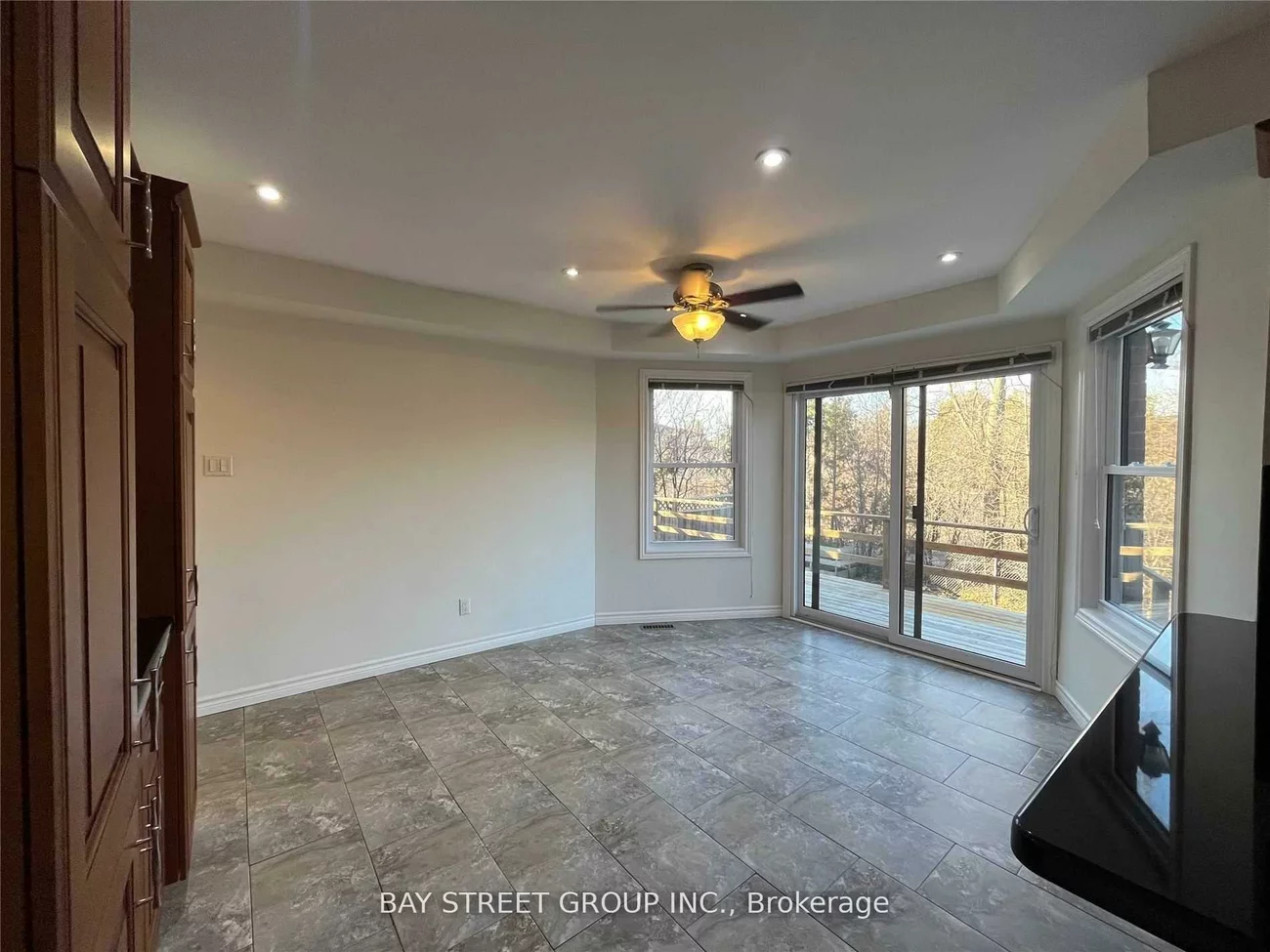 342, Carrier, 1015 - RO River Oaks, Oakville