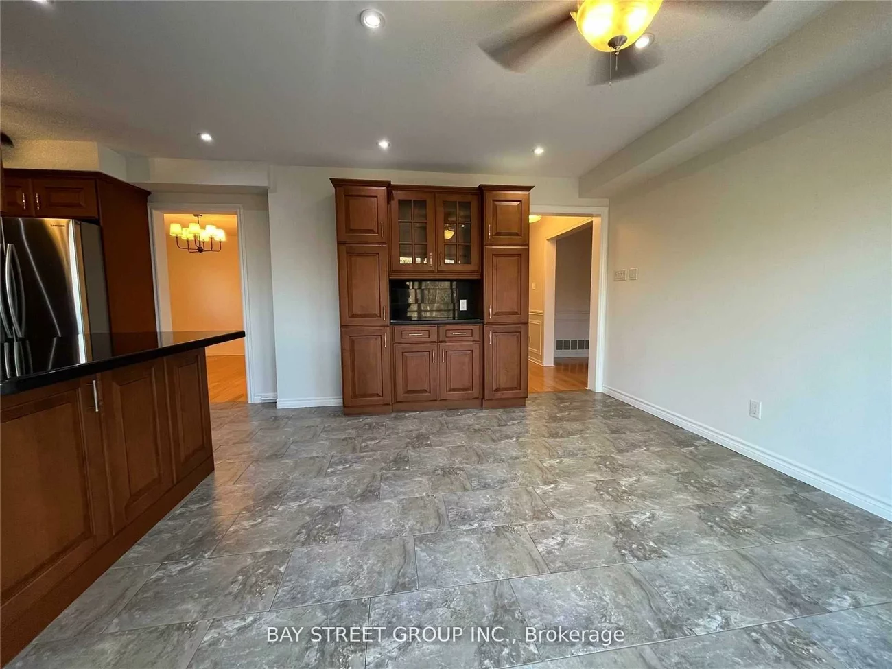 342, Carrier, 1015 - RO River Oaks, Oakville