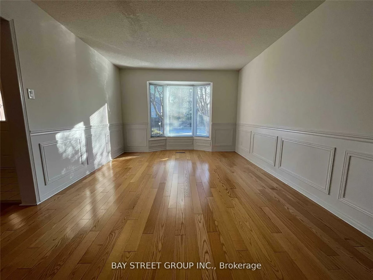 342, Carrier, 1015 - RO River Oaks, Oakville