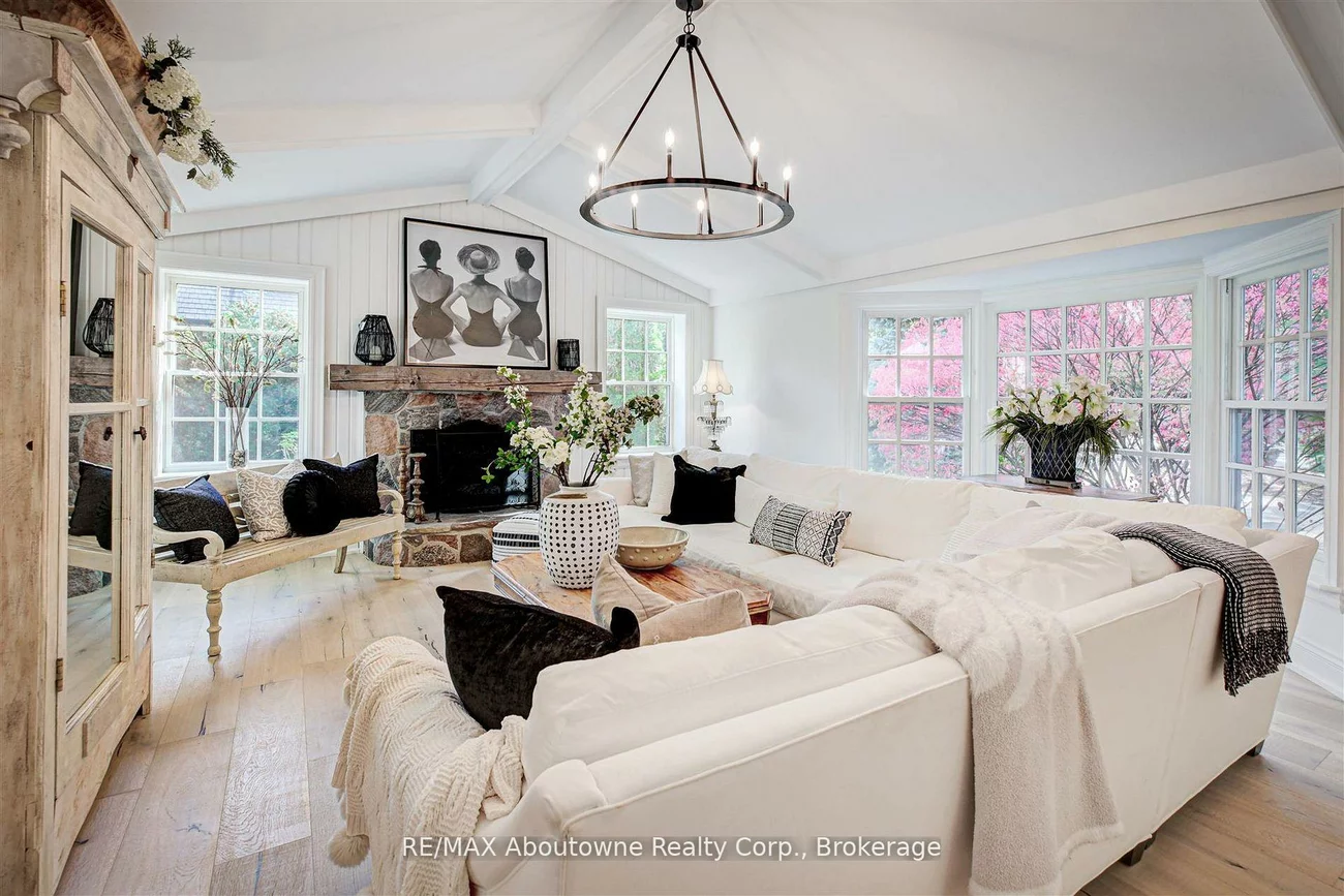 317, Gloucester, 1013 - OO Old Oakville, Oakville