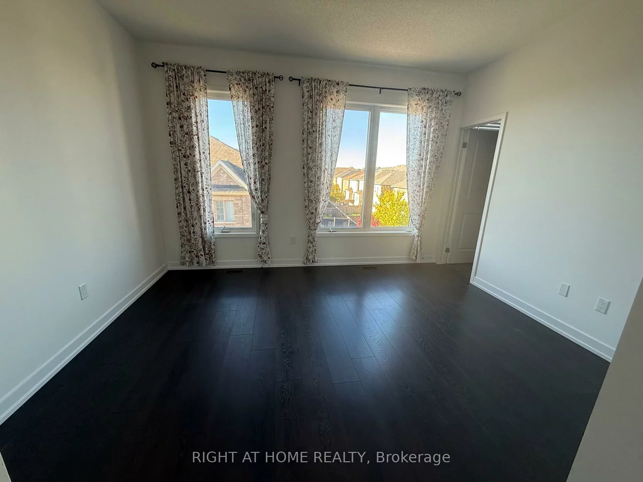 3094, Ernest Applebe, 1008 - GO Glenorchy, Oakville