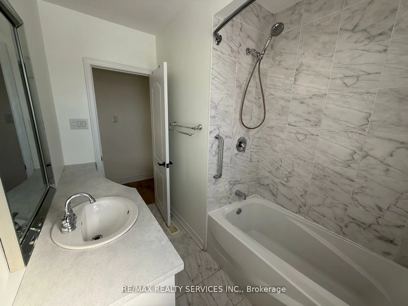 234, Morden, 1020 - WO West, Oakville